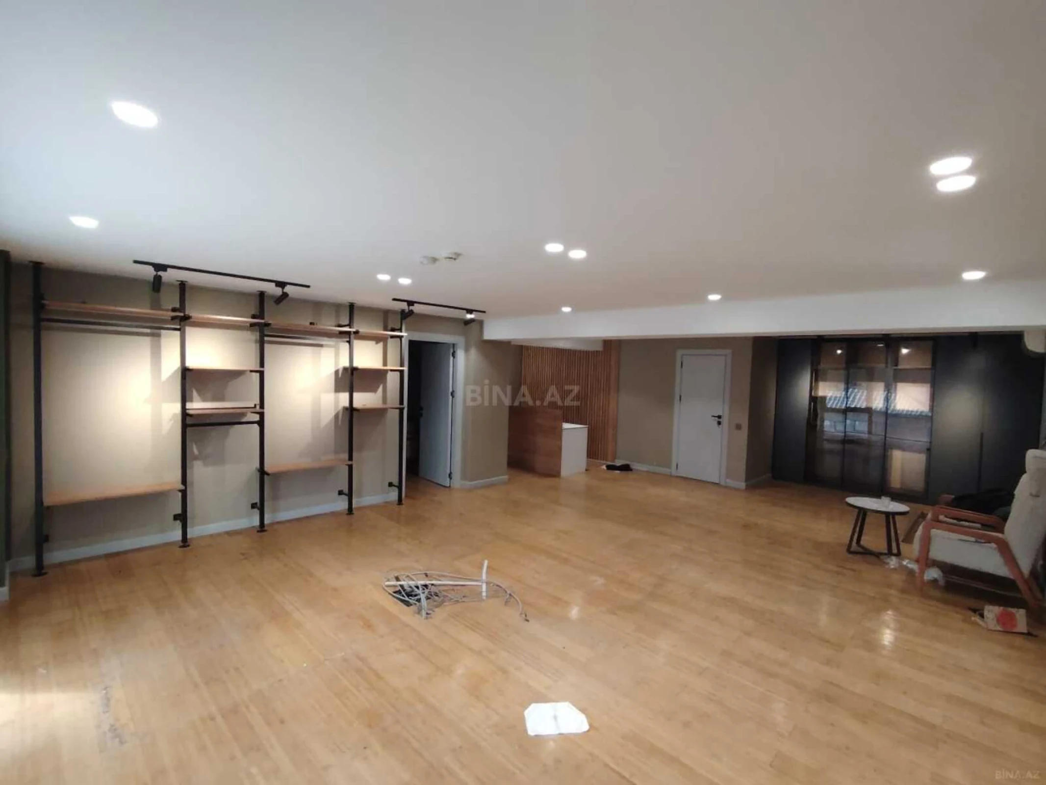 Kirayə verilir 3 otaqlı ofis 130 m²