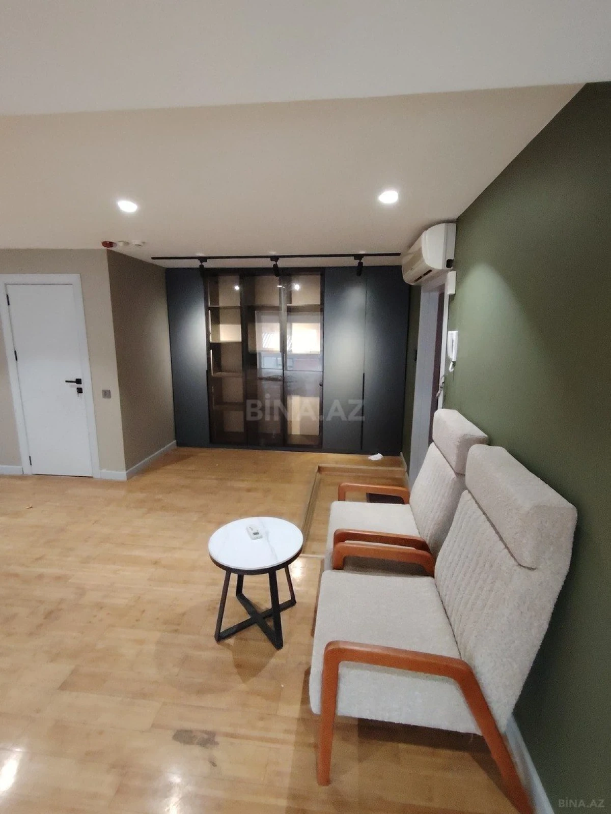 Kirayə verilir 3 otaqlı ofis 130 m²