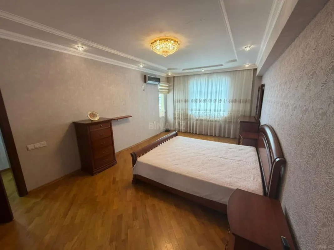 Satılır 3 otaqlı mənzil 107 m²