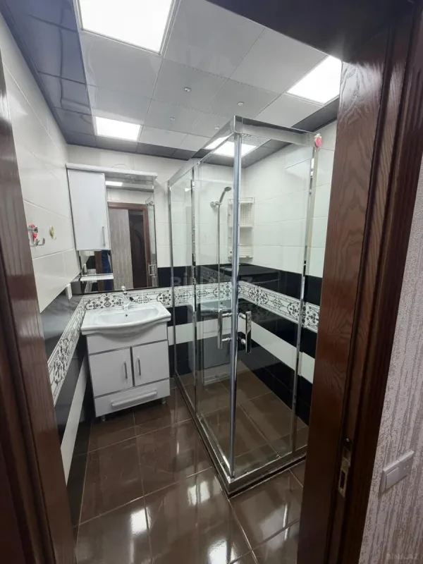 Satılır 3 otaqlı mənzil 107 m²