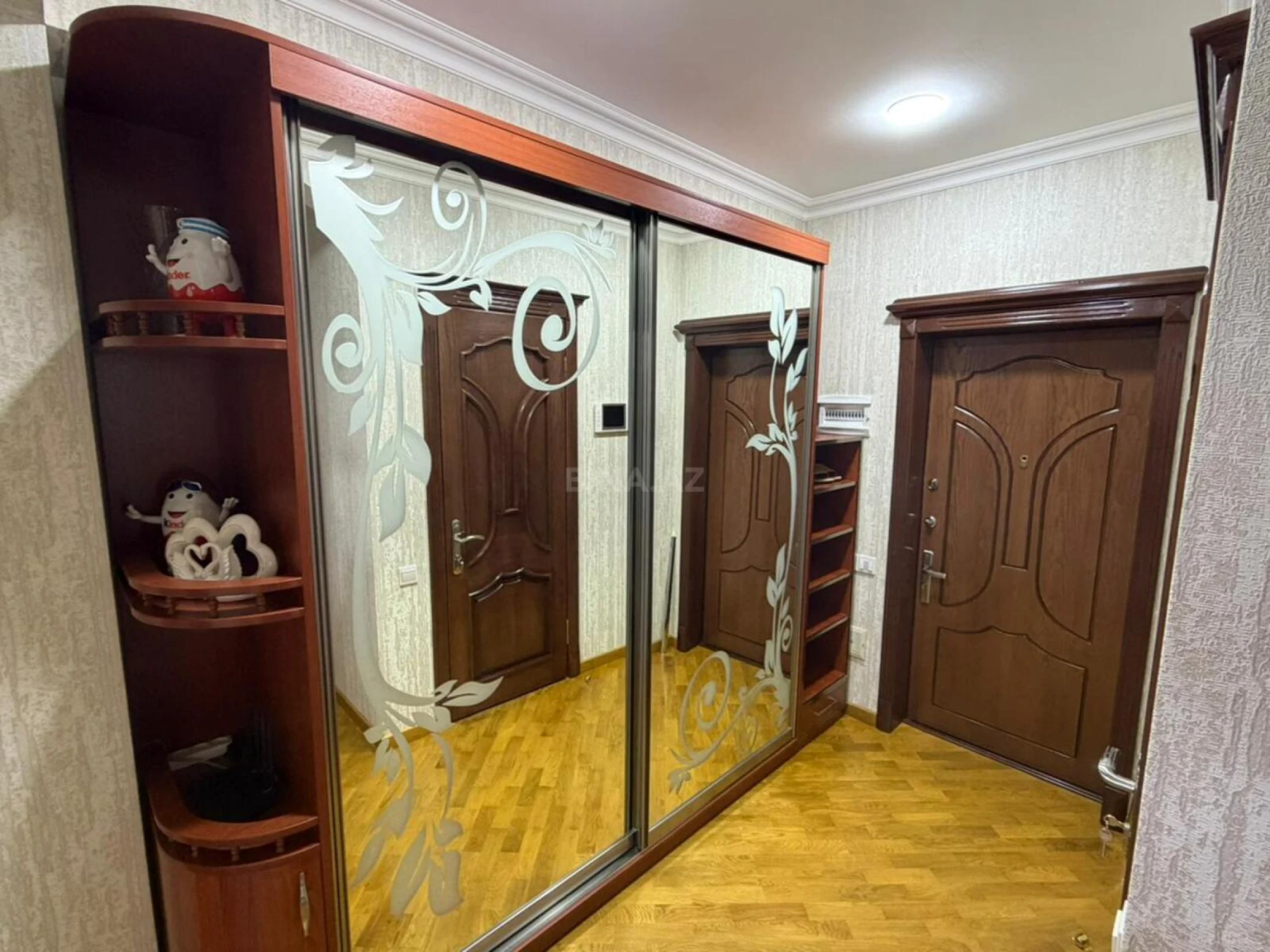 Satılır 3 otaqlı mənzil 107 m²