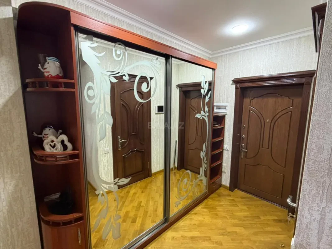 Satılır 3 otaqlı mənzil 107 m²