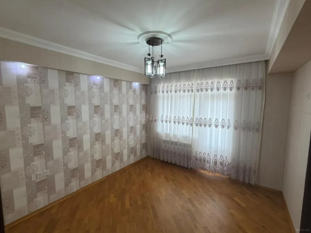 Satılır 3 otaqlı mənzil 107 m²