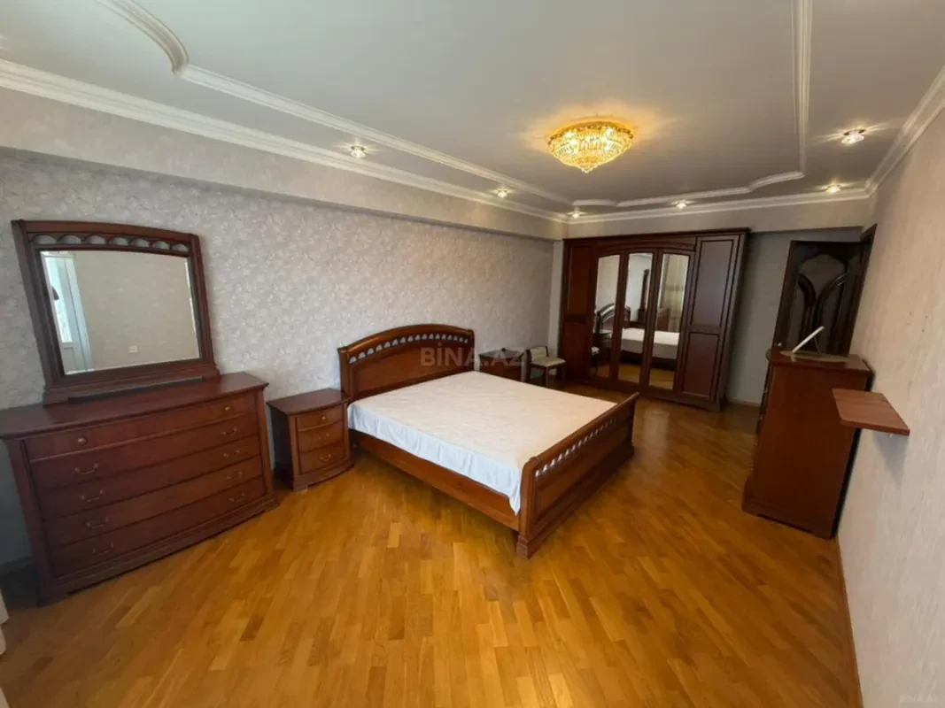 Satılır 3 otaqlı mənzil 107 m²