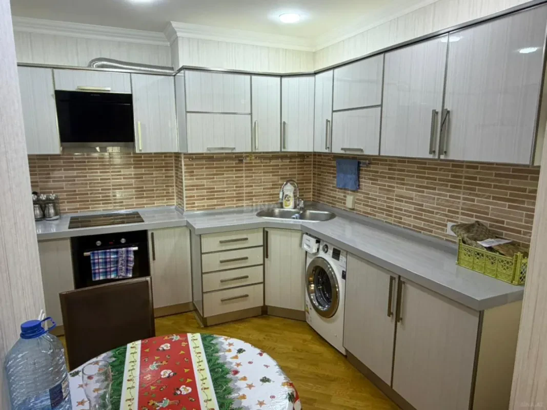 Satılır 3 otaqlı mənzil 107 m²