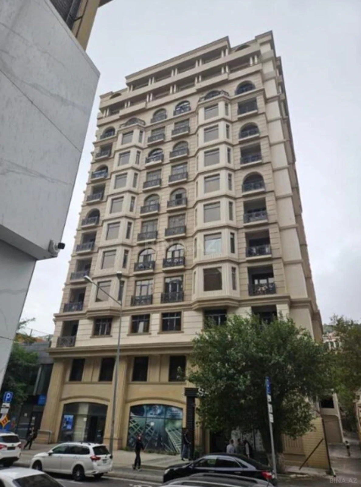 Satılır 2 otaqlı mənzil 105 m²
