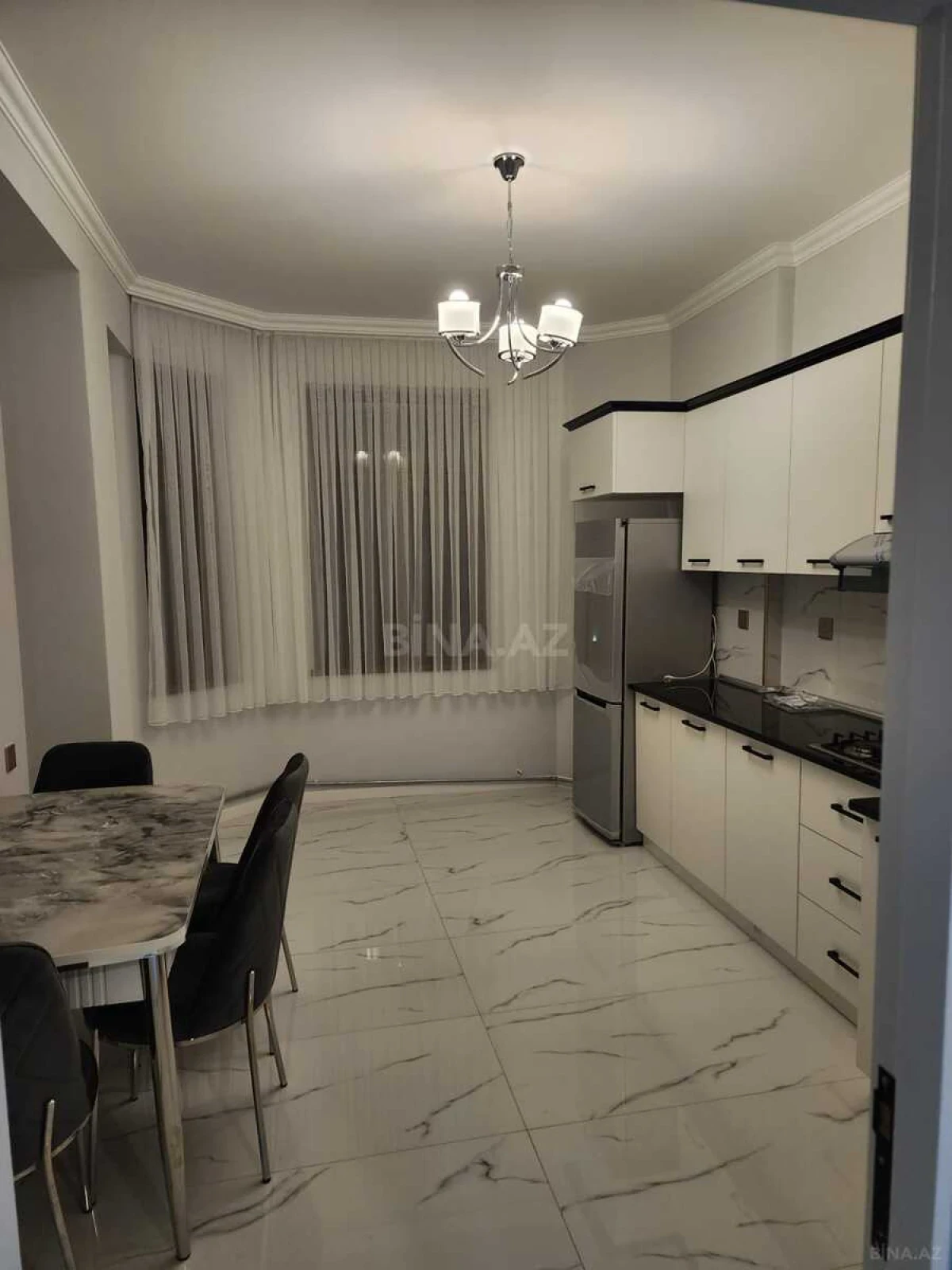 Kirayə verilir 2 otaqlı mənzil 70 m²