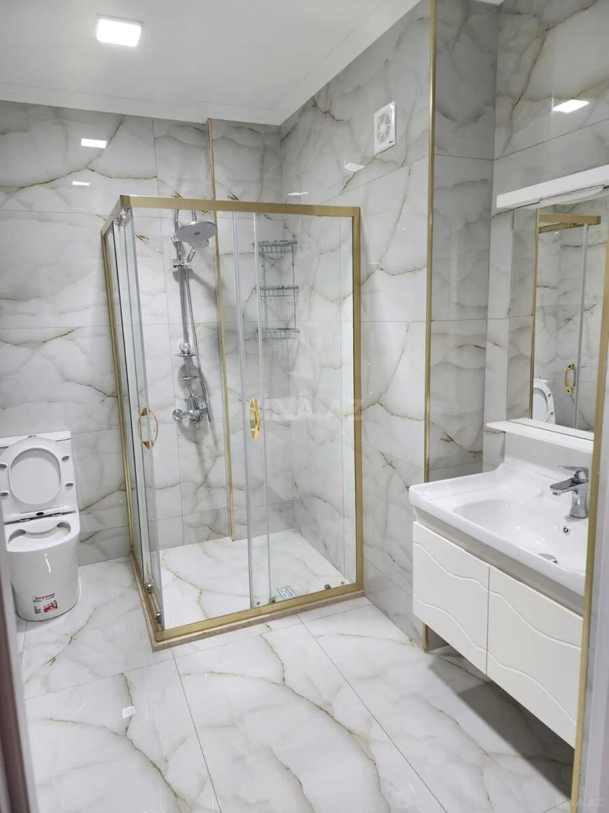 Kirayə verilir 2 otaqlı mənzil 70 m²