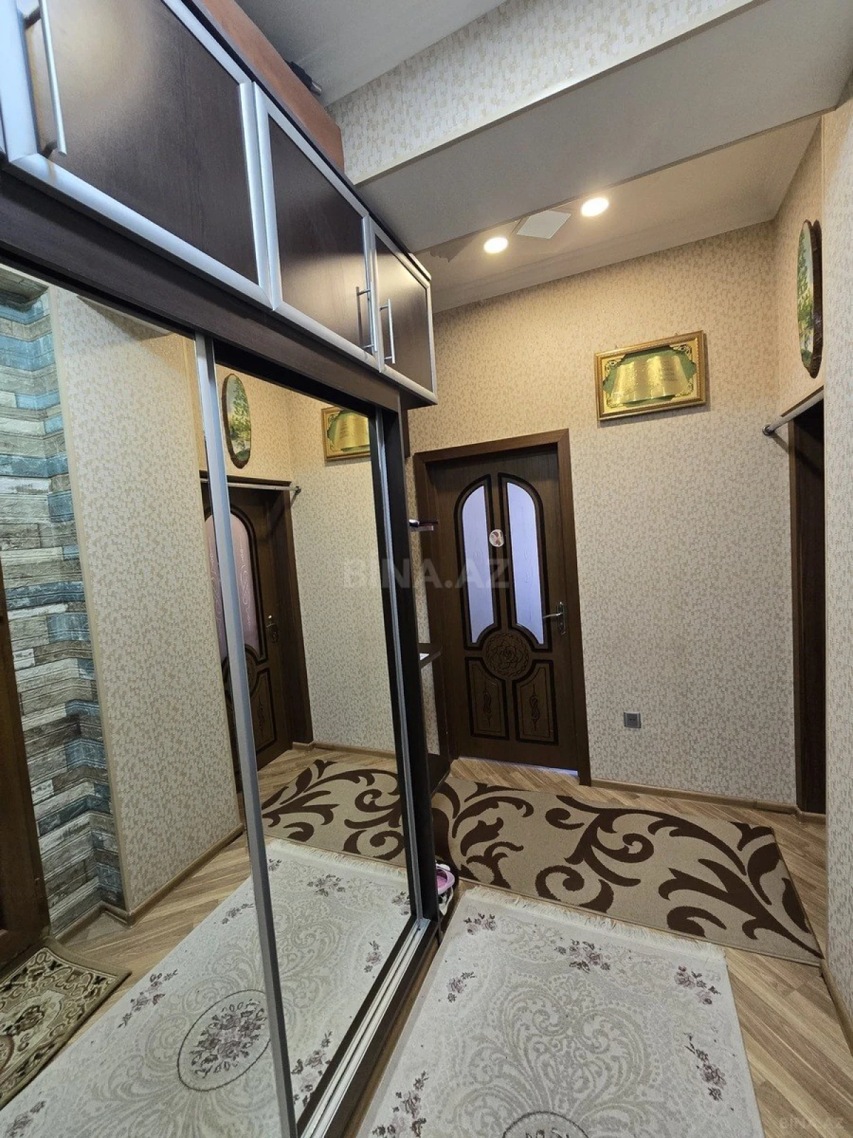 Satılır 2 otaqlı mənzil 70 m²