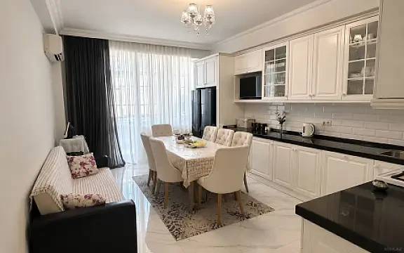 Satılır 3 otaqlı mənzil 165 m² — Bakı 3 otaq 165.00 m²