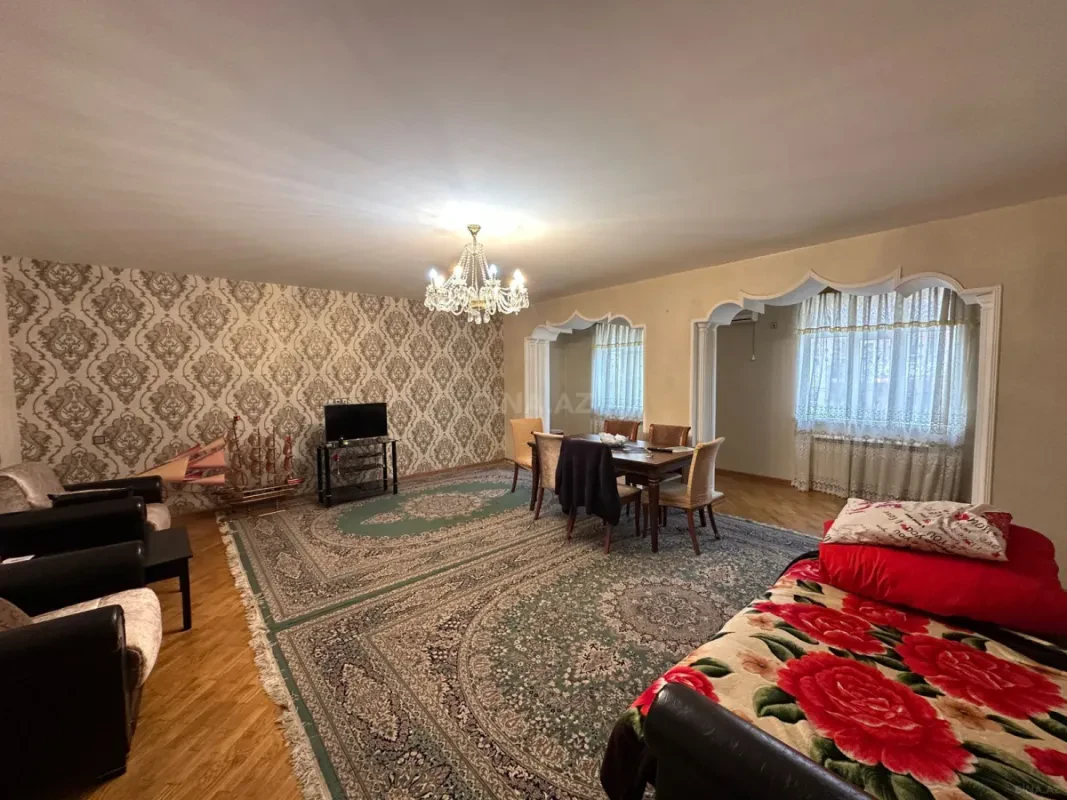 Satılır 4 otaqlı mənzil 100 m²