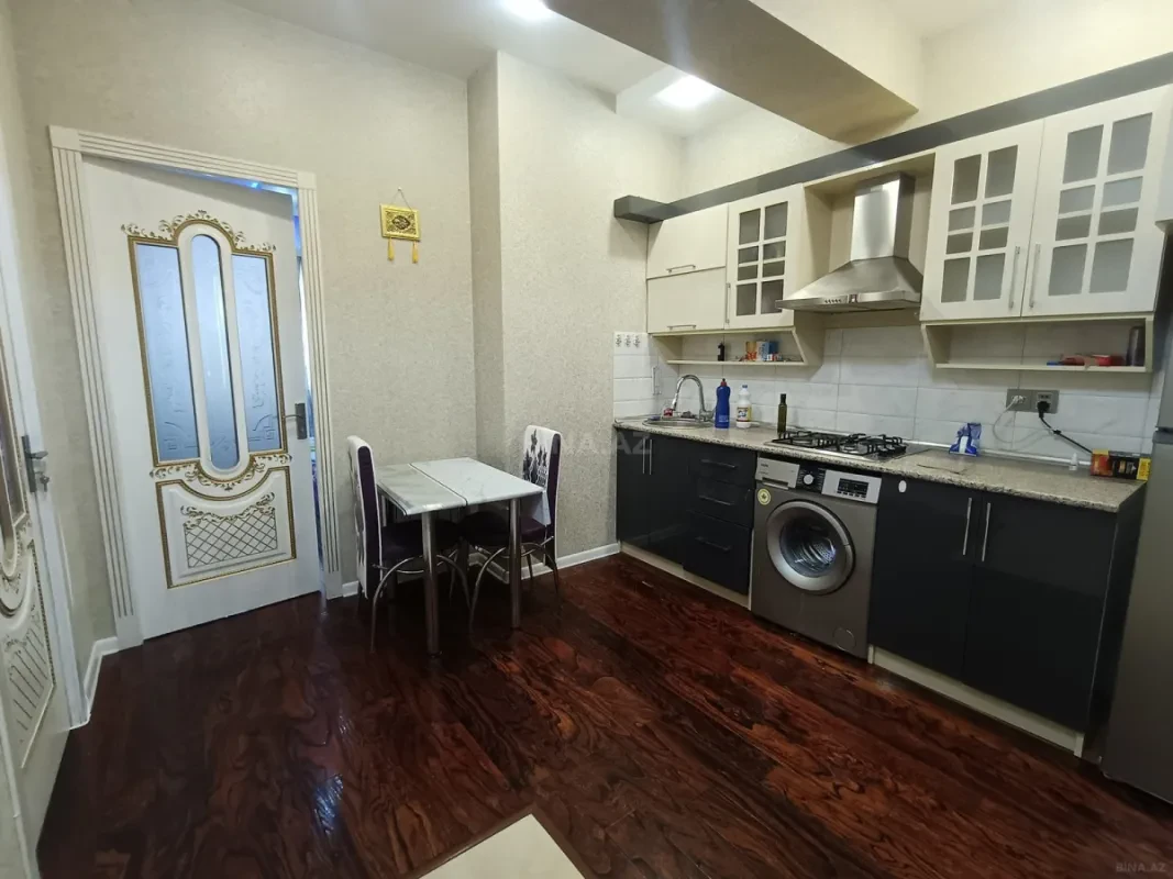 Kirayə verilir 2 otaqlı mənzil 67 m²