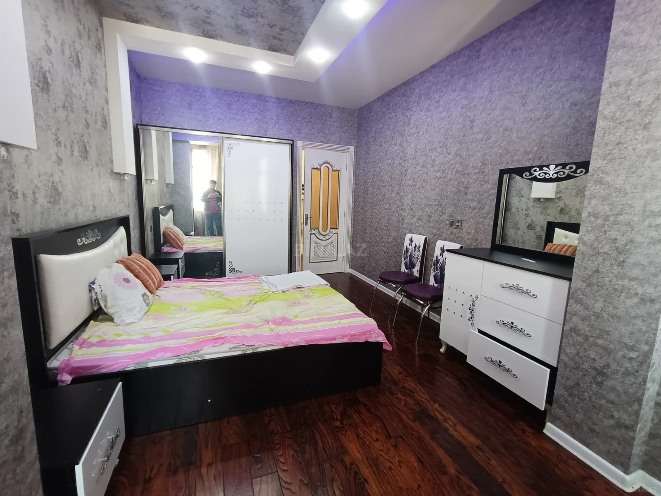 Kirayə verilir 2 otaqlı mənzil 67 m²