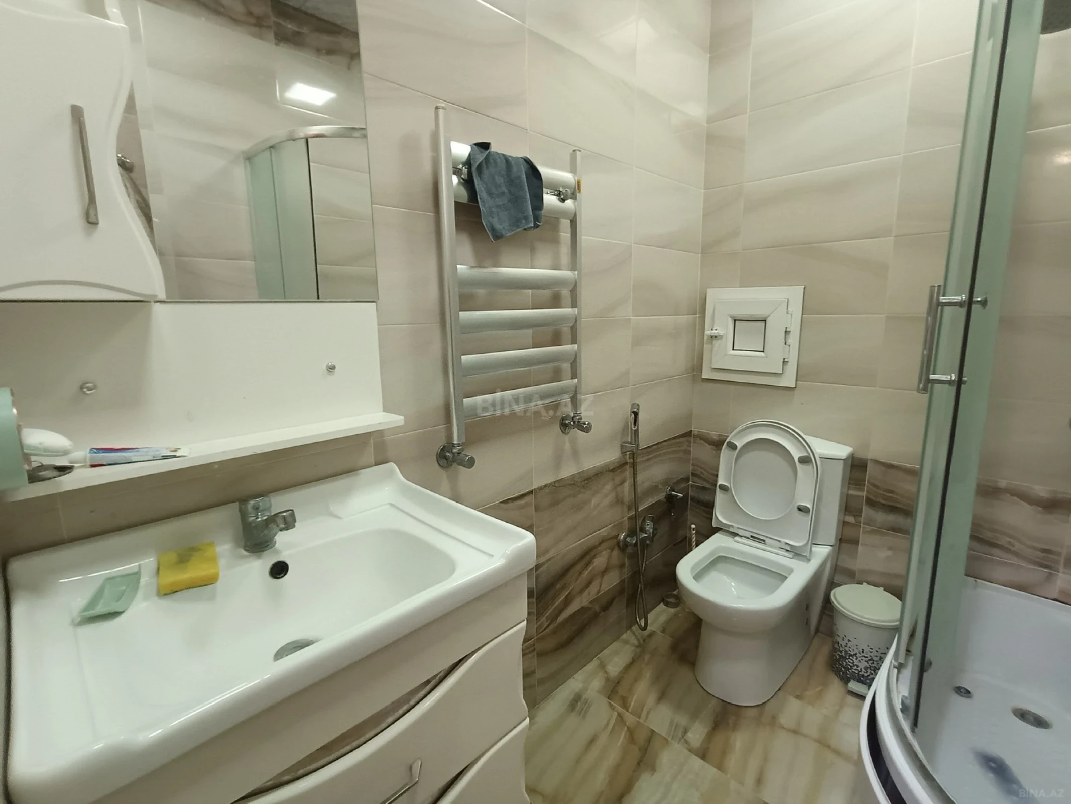 Kirayə verilir 2 otaqlı mənzil 67 m²