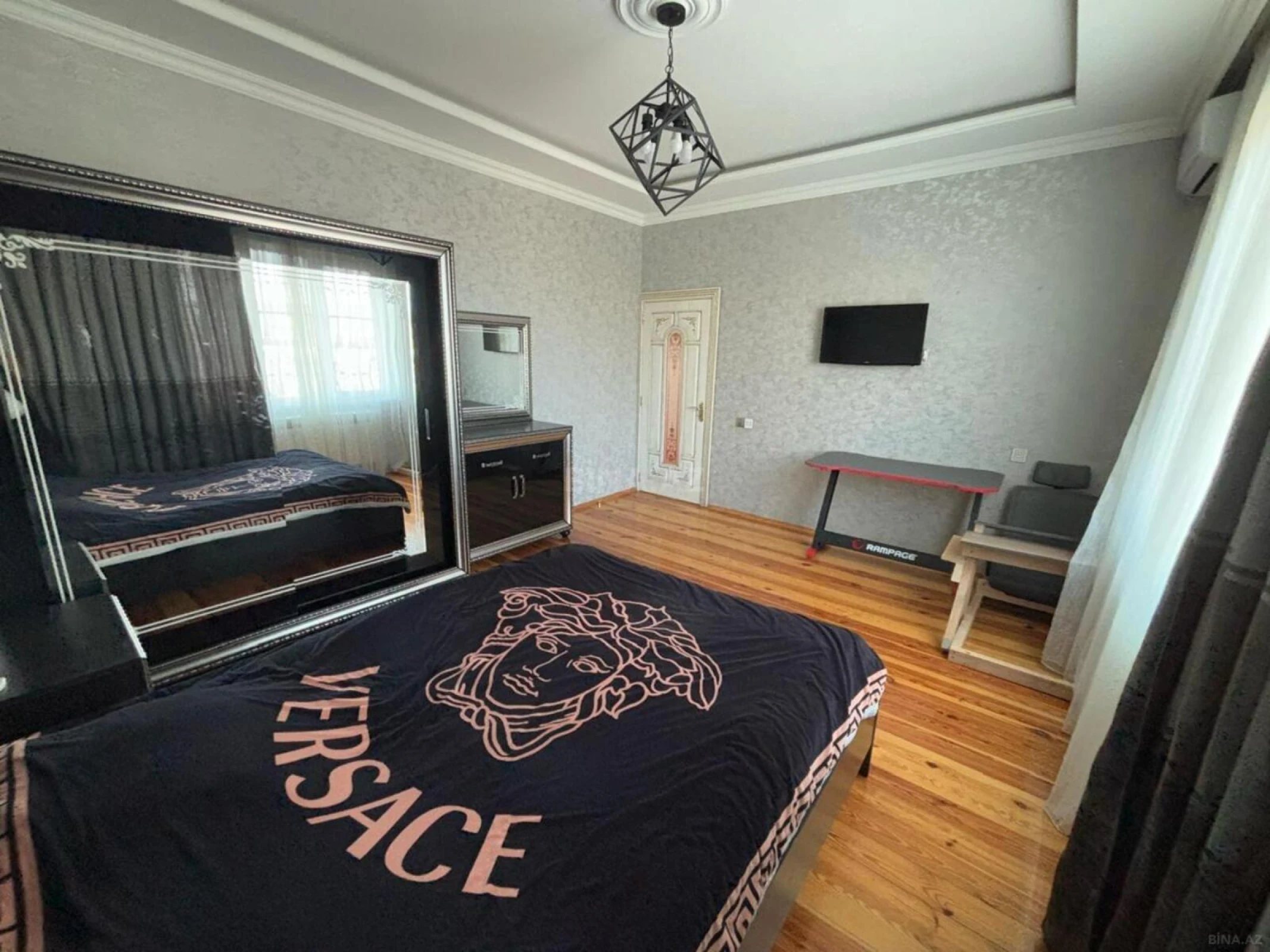Kirayə verilir 5 otaqlı həyət evi 250 m²