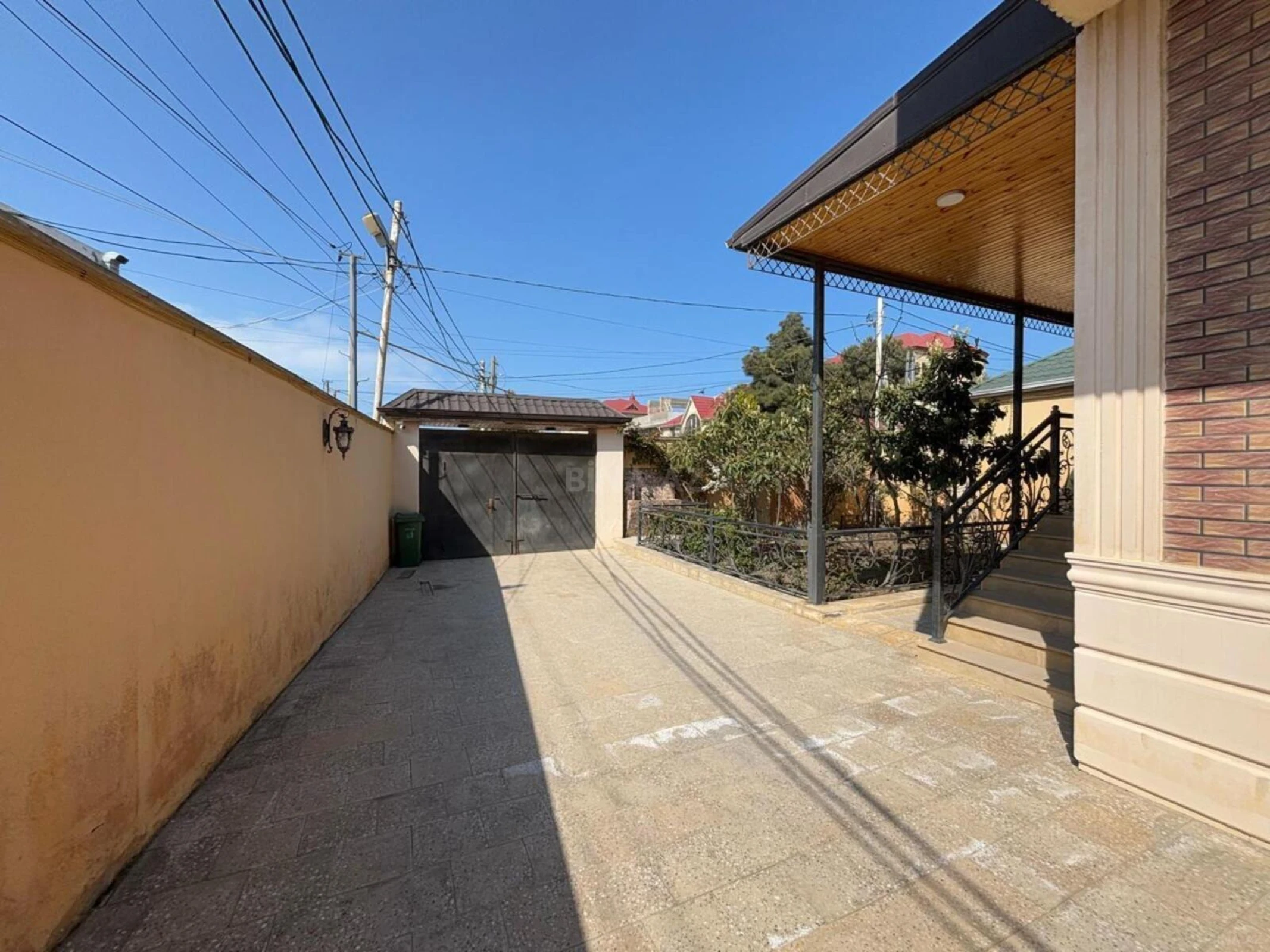 Kirayə verilir 5 otaqlı həyət evi 250 m²