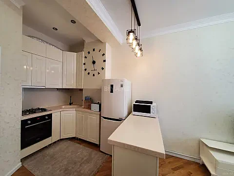 Kirayə verilir 2 otaqlı mənzil 56 m²
