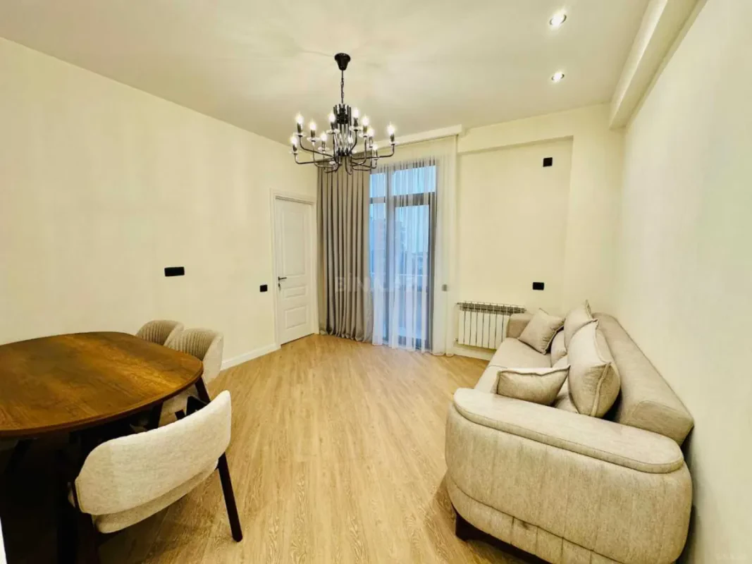 Satılır 2 otaqlı mənzil 106.2 m²