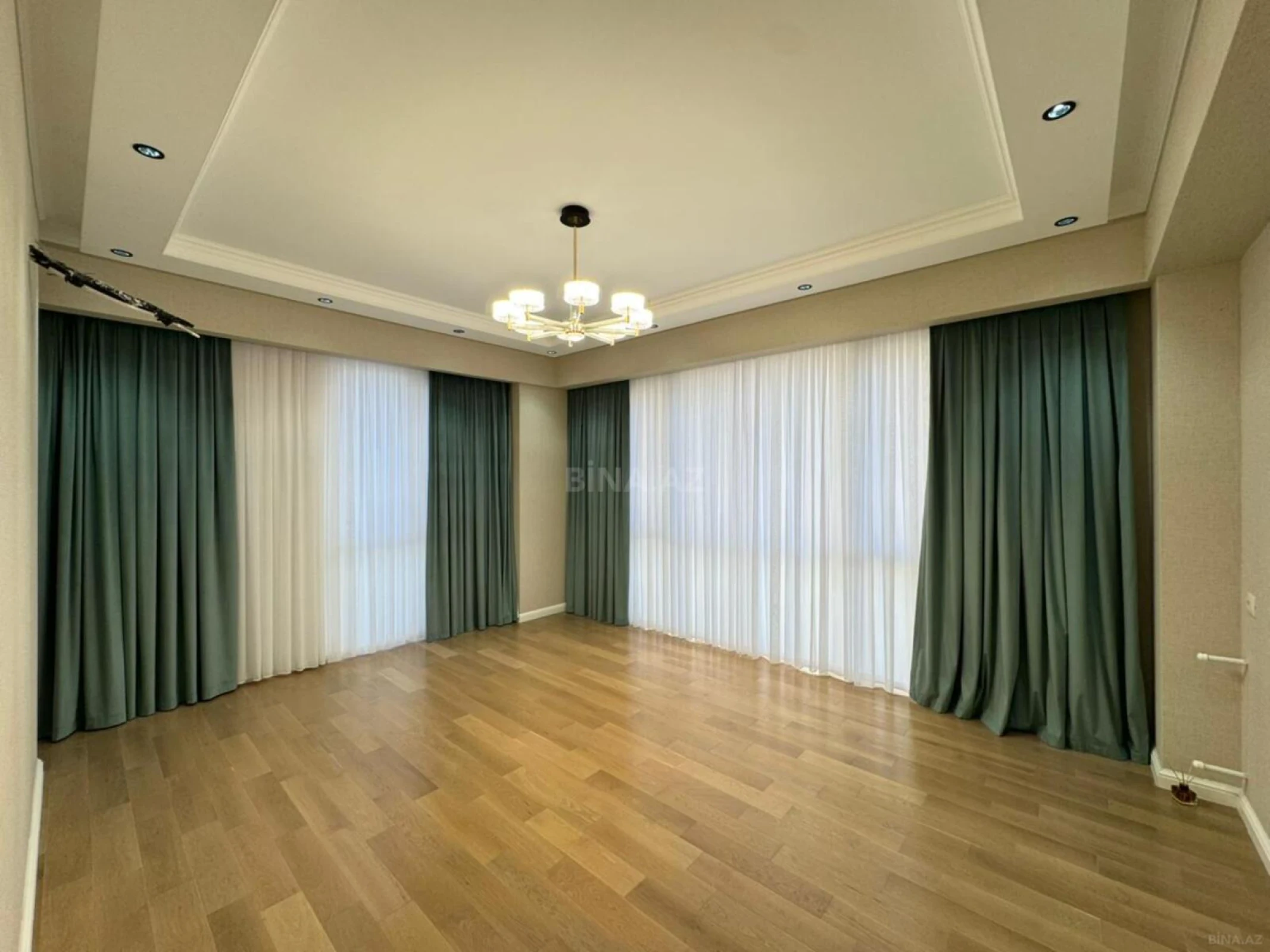 Satılır 2 otaqlı mənzil 63 m²