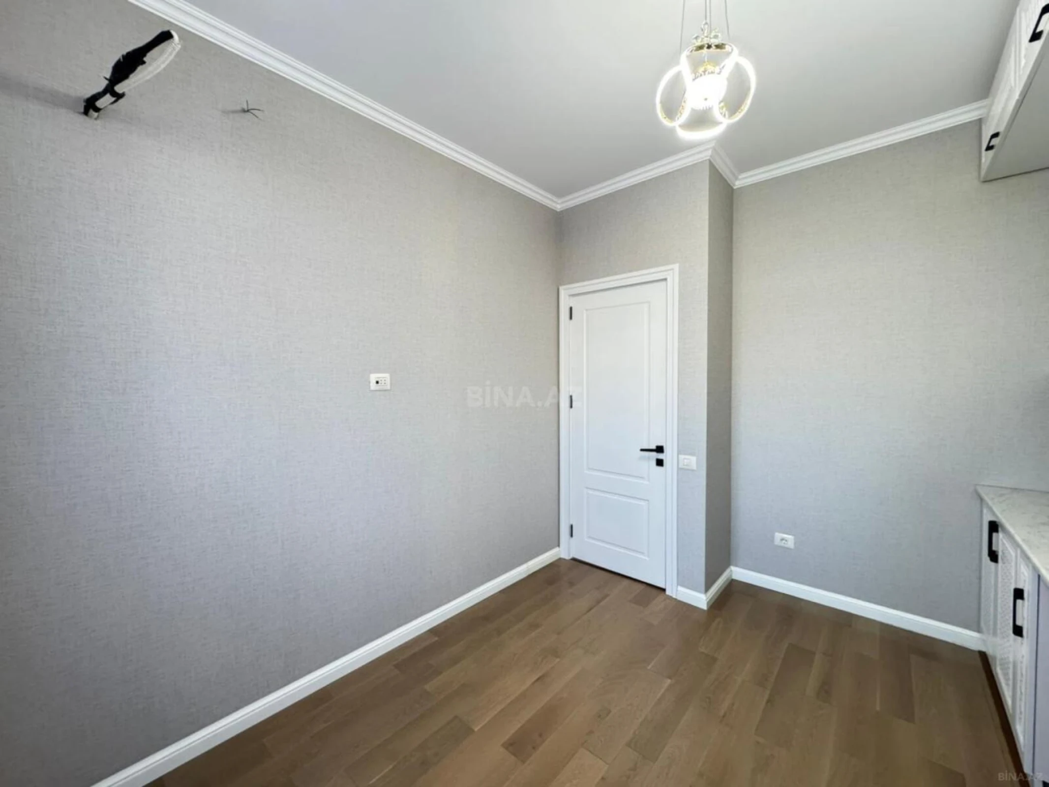 Satılır 2 otaqlı mənzil 63 m²