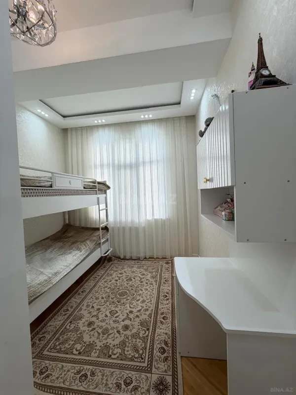 Satılır 3 otaqlı mənzil 101 m²