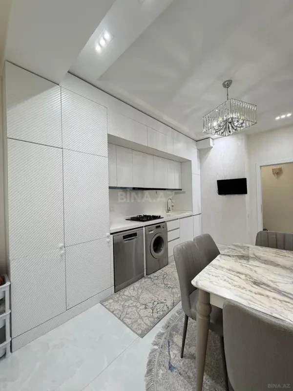 Satılır 3 otaqlı mənzil 101 m²