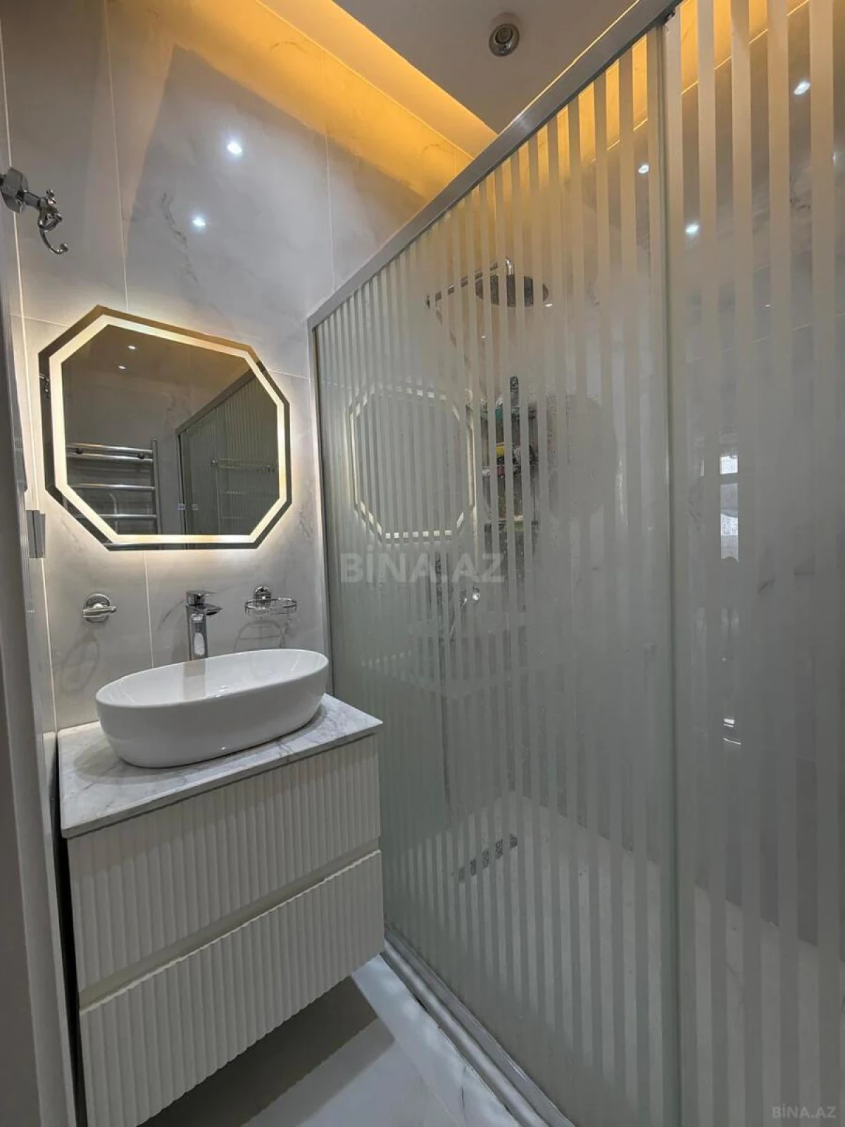 Satılır 3 otaqlı mənzil 101 m²