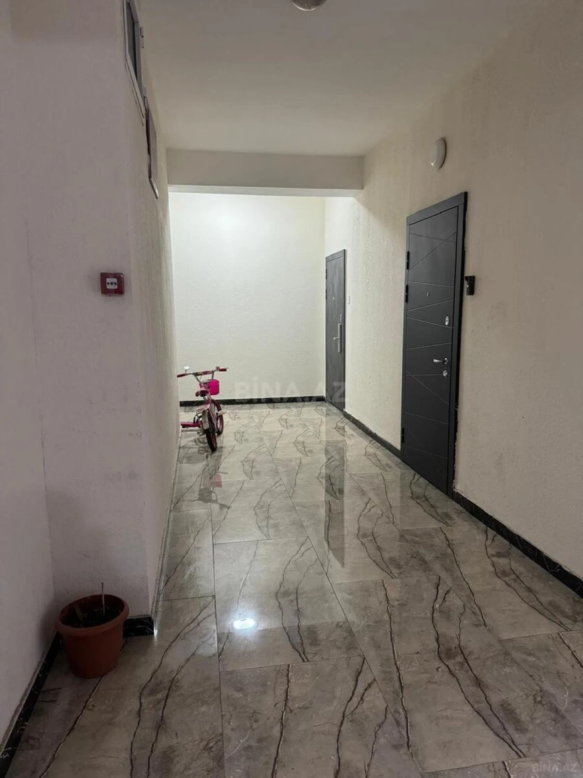 Satılır 3 otaqlı mənzil 101 m²