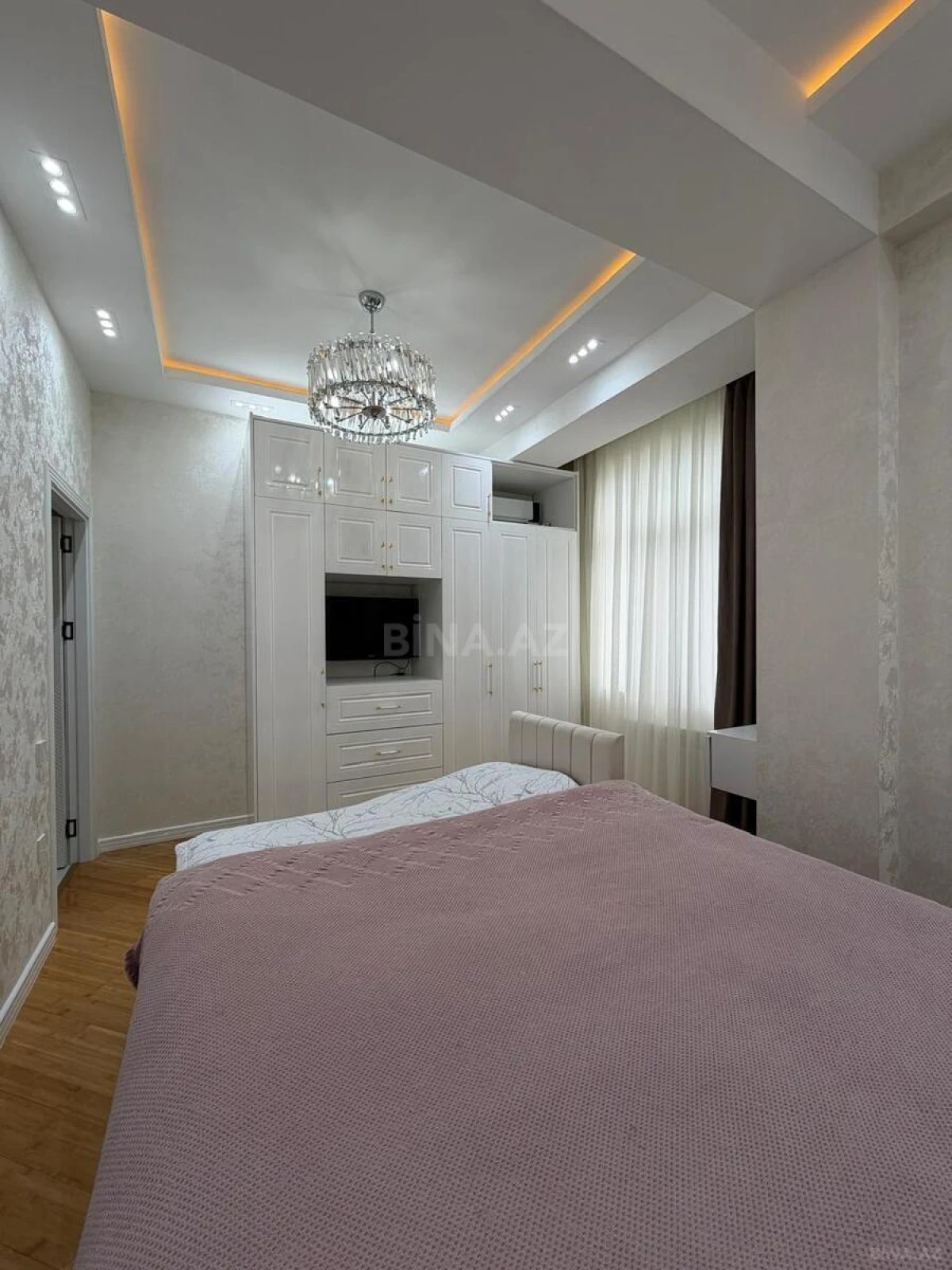 Satılır 3 otaqlı mənzil 101 m²