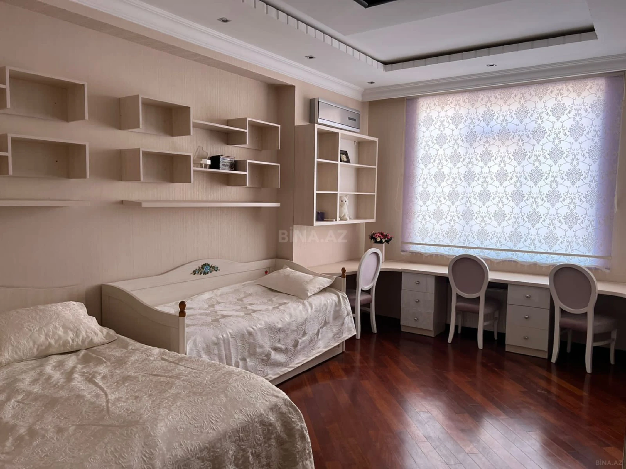 Kirayə verilir 3 otaqlı mənzil 170 m²