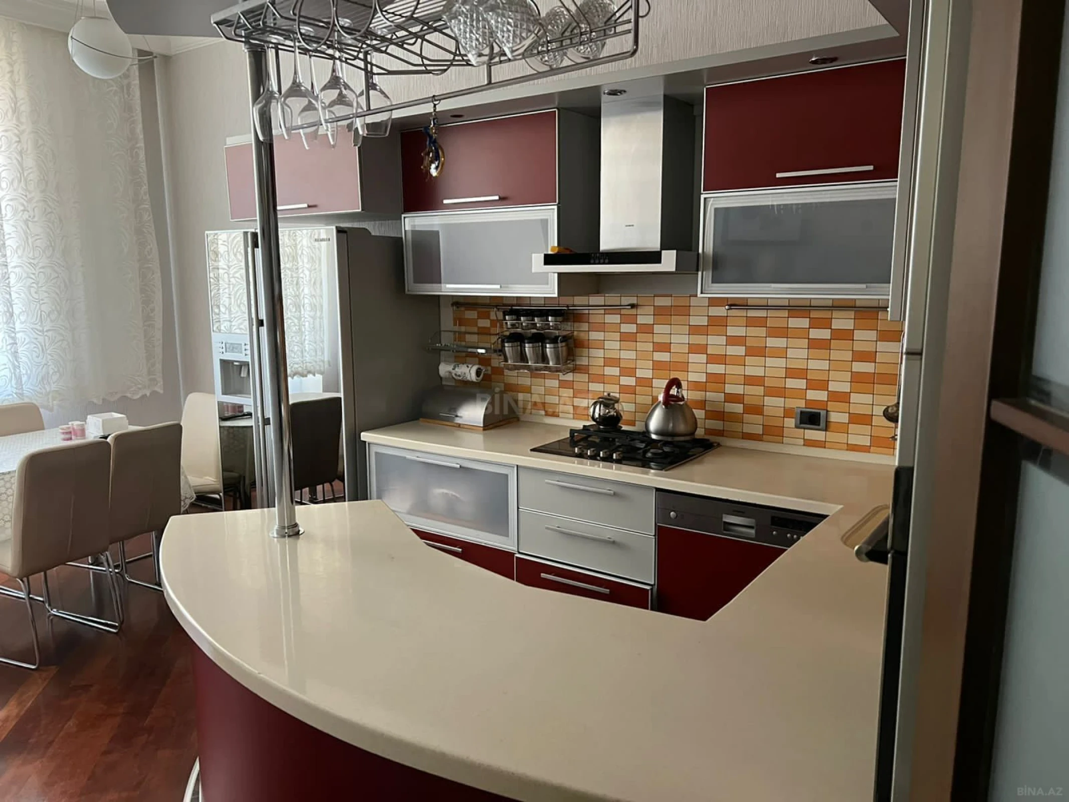 Kirayə verilir 3 otaqlı mənzil 170 m²