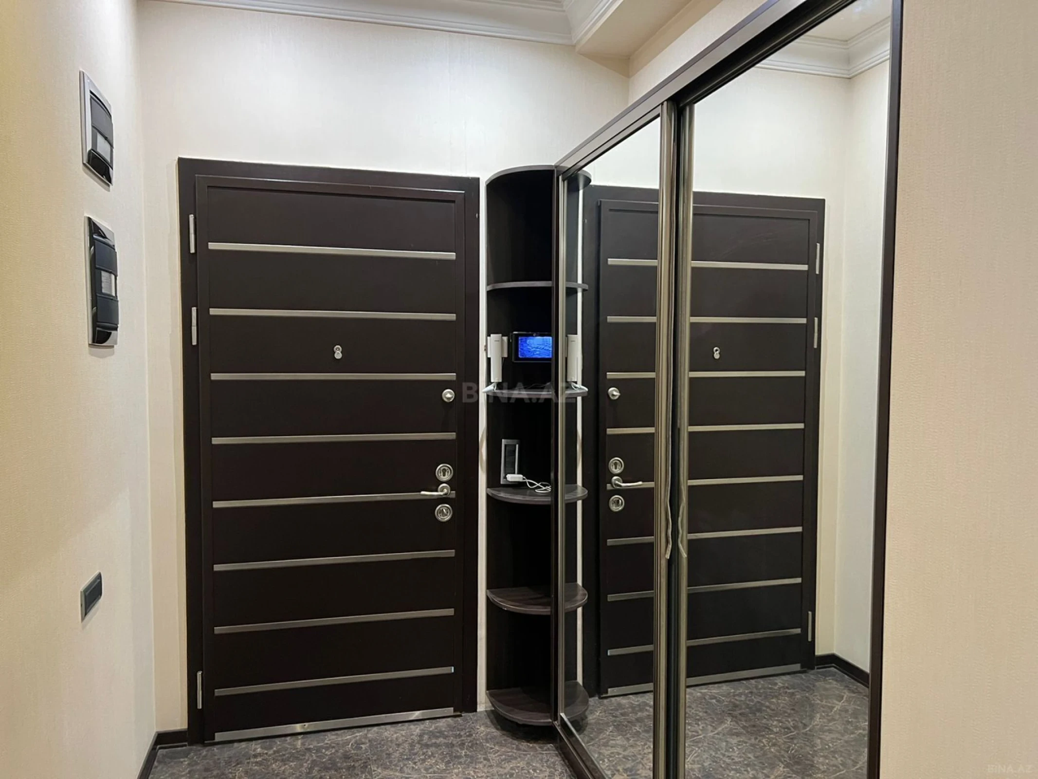 Kirayə verilir 3 otaqlı mənzil 170 m²