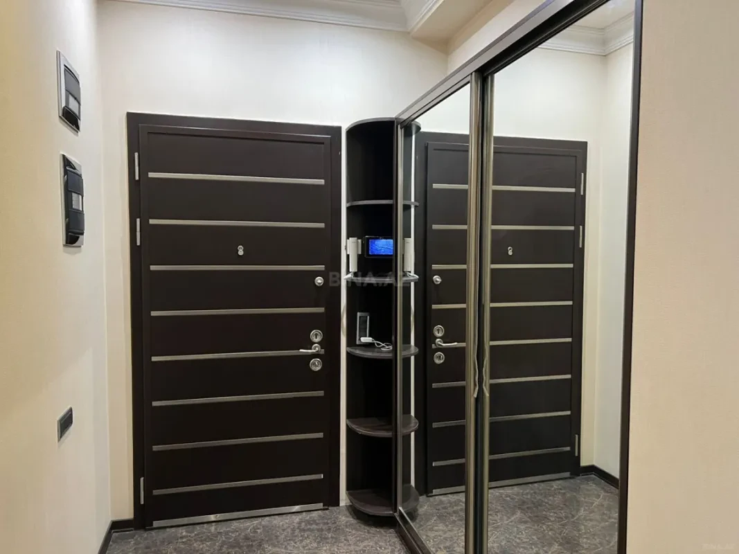 Kirayə verilir 3 otaqlı mənzil 170 m²