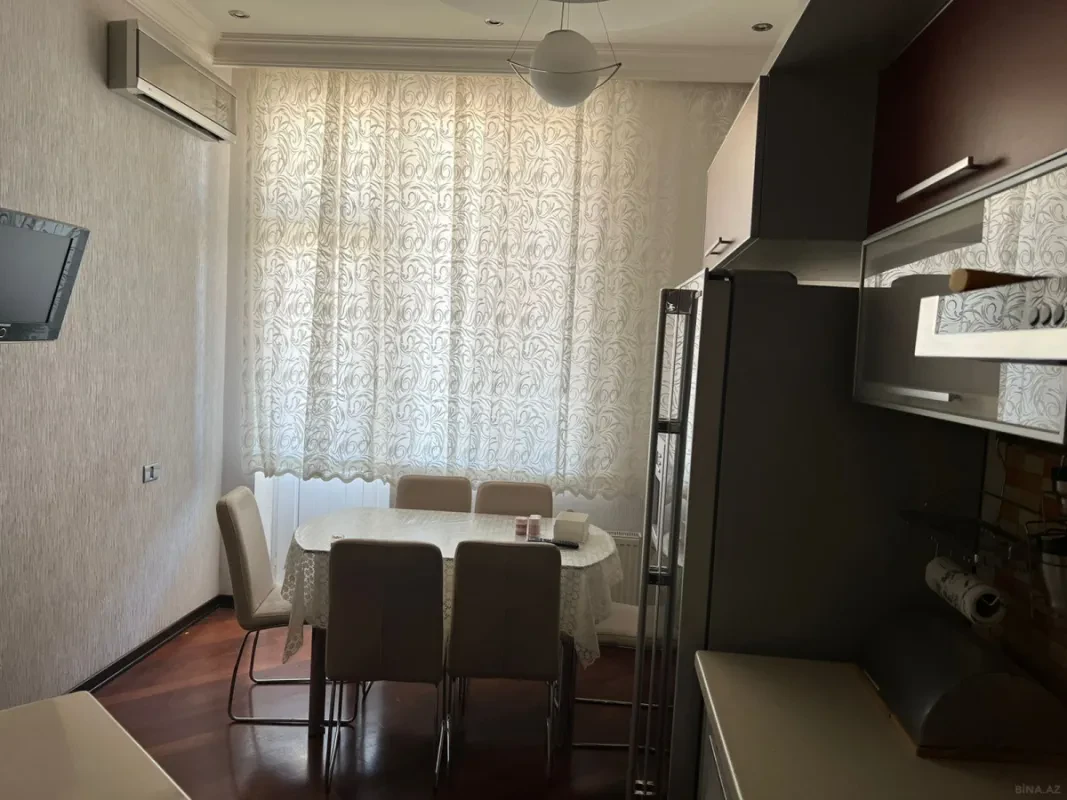 Kirayə verilir 3 otaqlı mənzil 170 m²