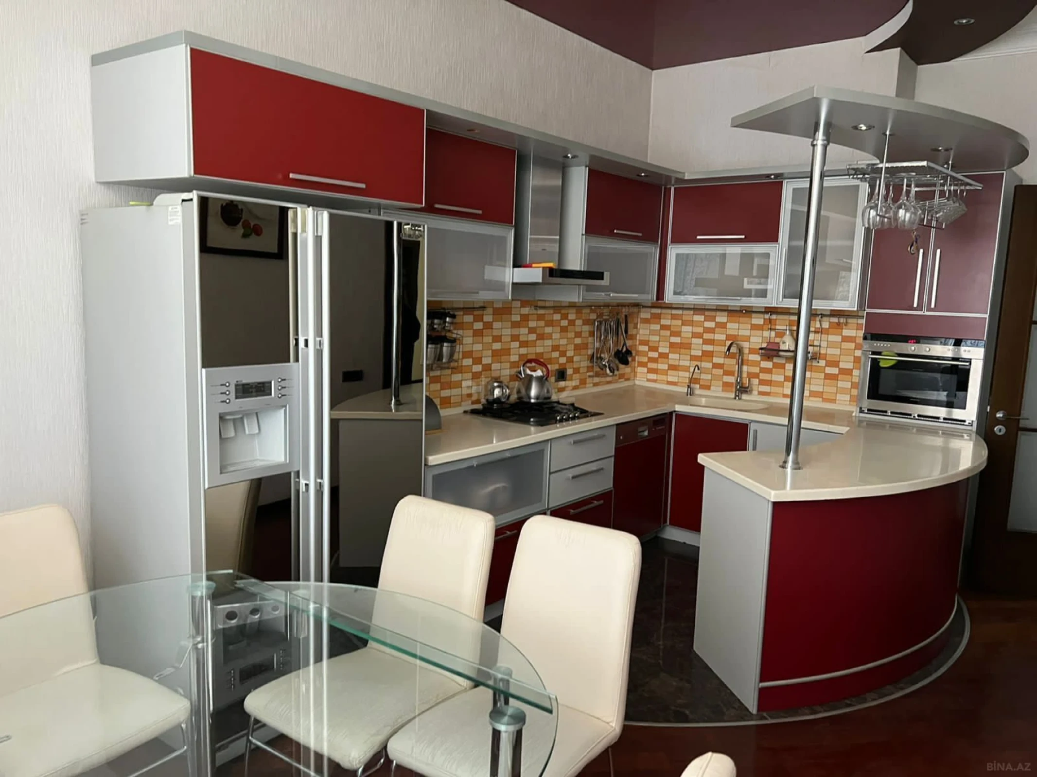Kirayə verilir 3 otaqlı mənzil 170 m²