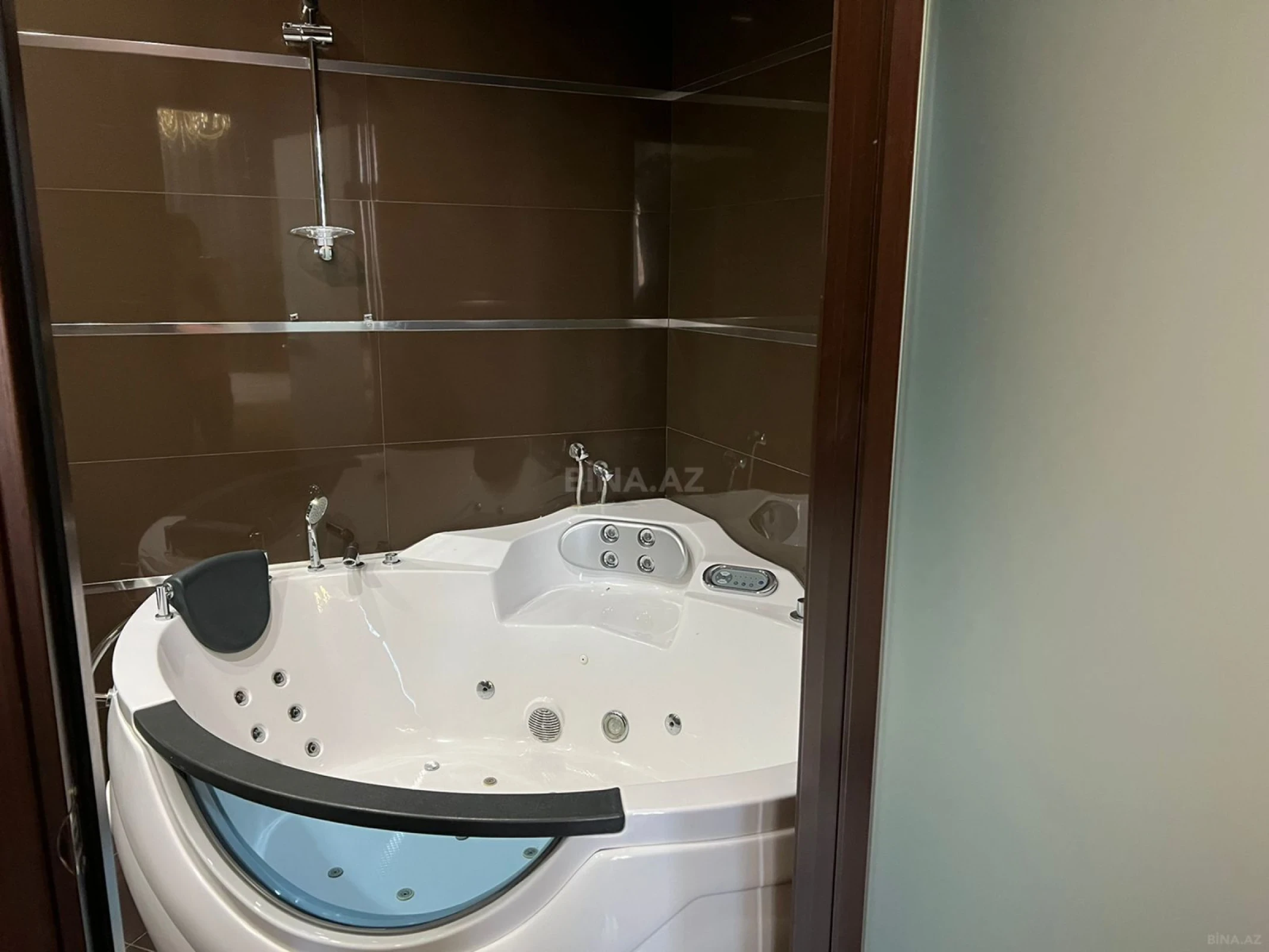 Kirayə verilir 3 otaqlı mənzil 170 m²