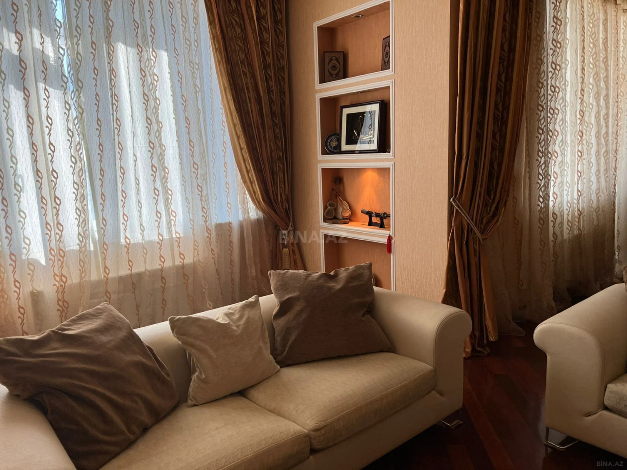Kirayə verilir 3 otaqlı mənzil 170 m²