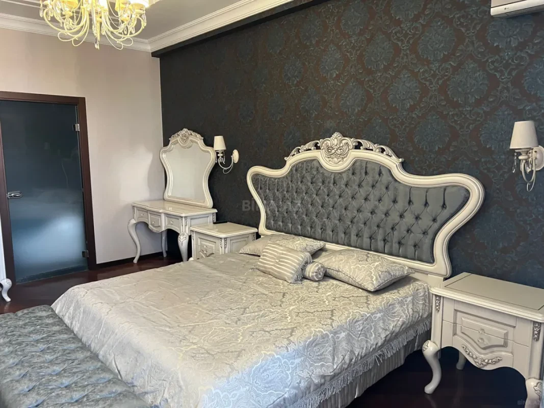 Kirayə verilir 3 otaqlı mənzil 170 m²