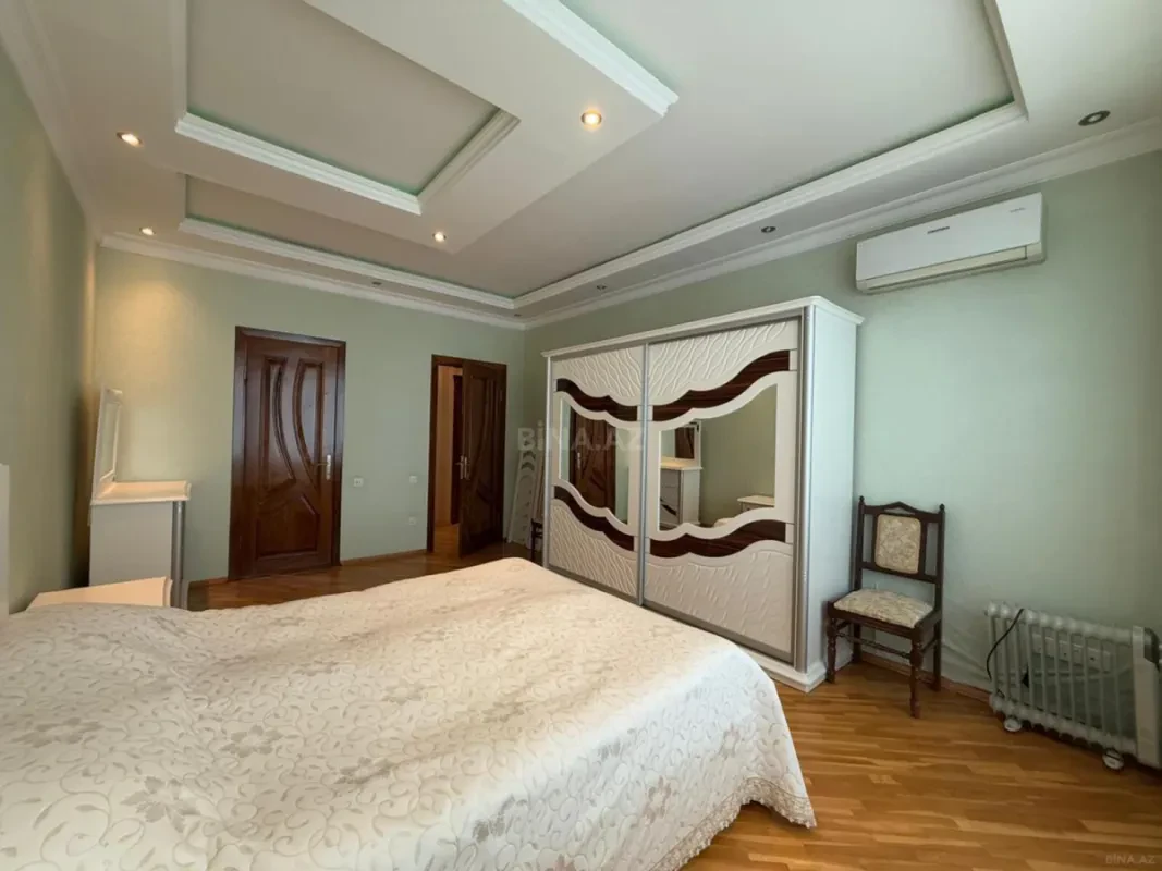 Kirayə verilir 4 otaqlı mənzil 160 m²