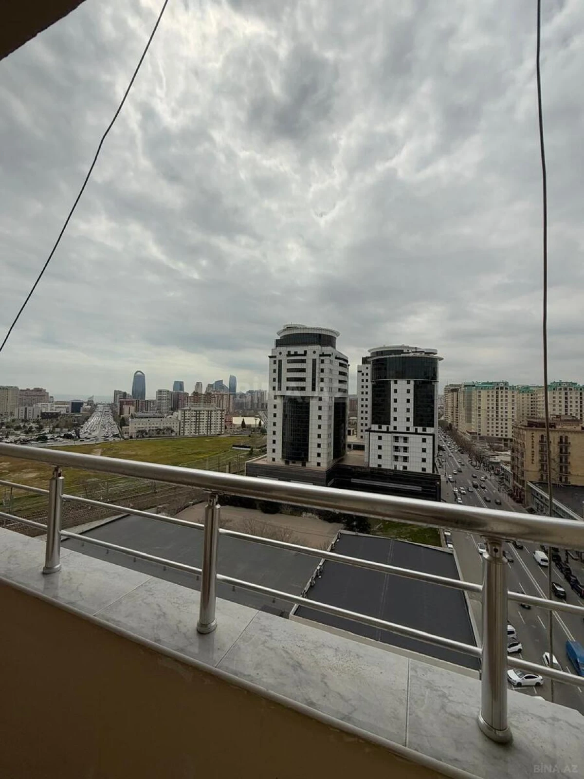Kirayə verilir 4 otaqlı mənzil 160 m²