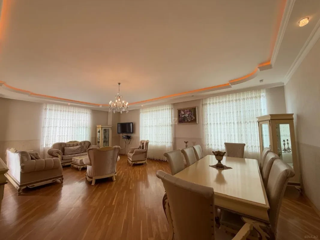 Kirayə verilir 4 otaqlı mənzil 160 m²