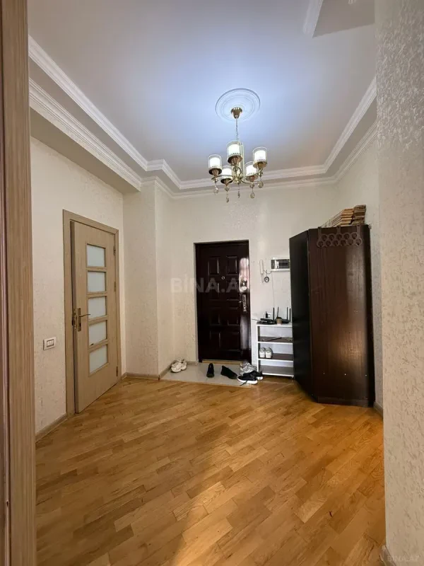 Satılır 3 otaqlı mənzil 82 m²