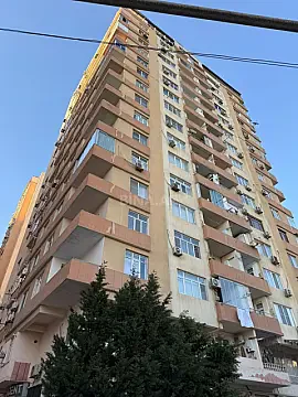 Satılır 3 otaqlı mənzil 82 m²