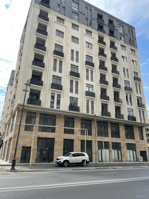 Satılır 4 otaqlı mənzil 231 m²