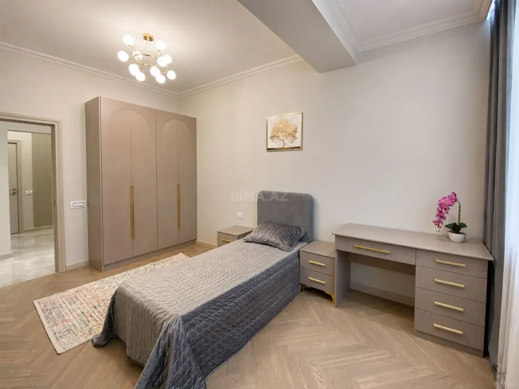 Satılır 3 otaqlı mənzil 120 m²