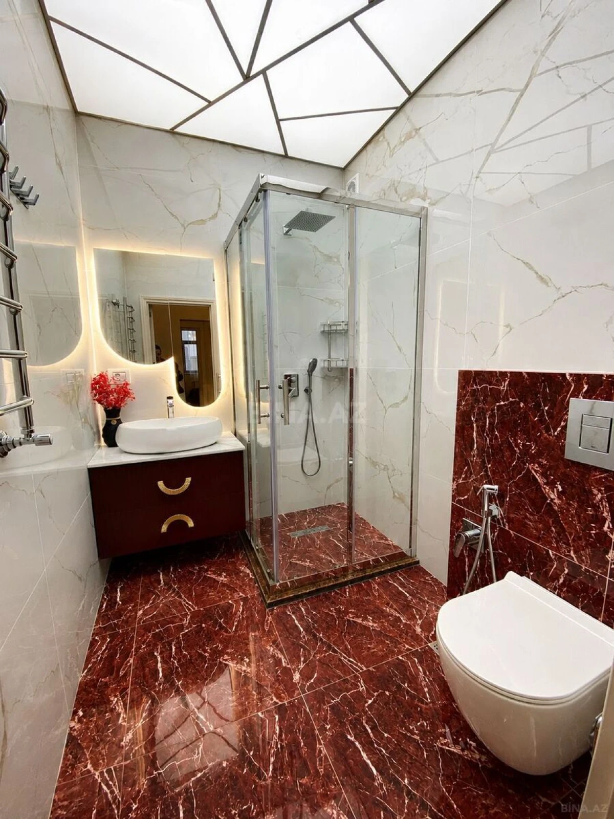 Satılır 3 otaqlı mənzil 120 m²