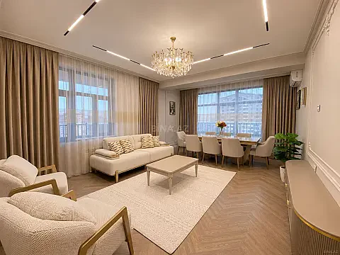 Satılır 3 otaqlı mənzil 120 m²