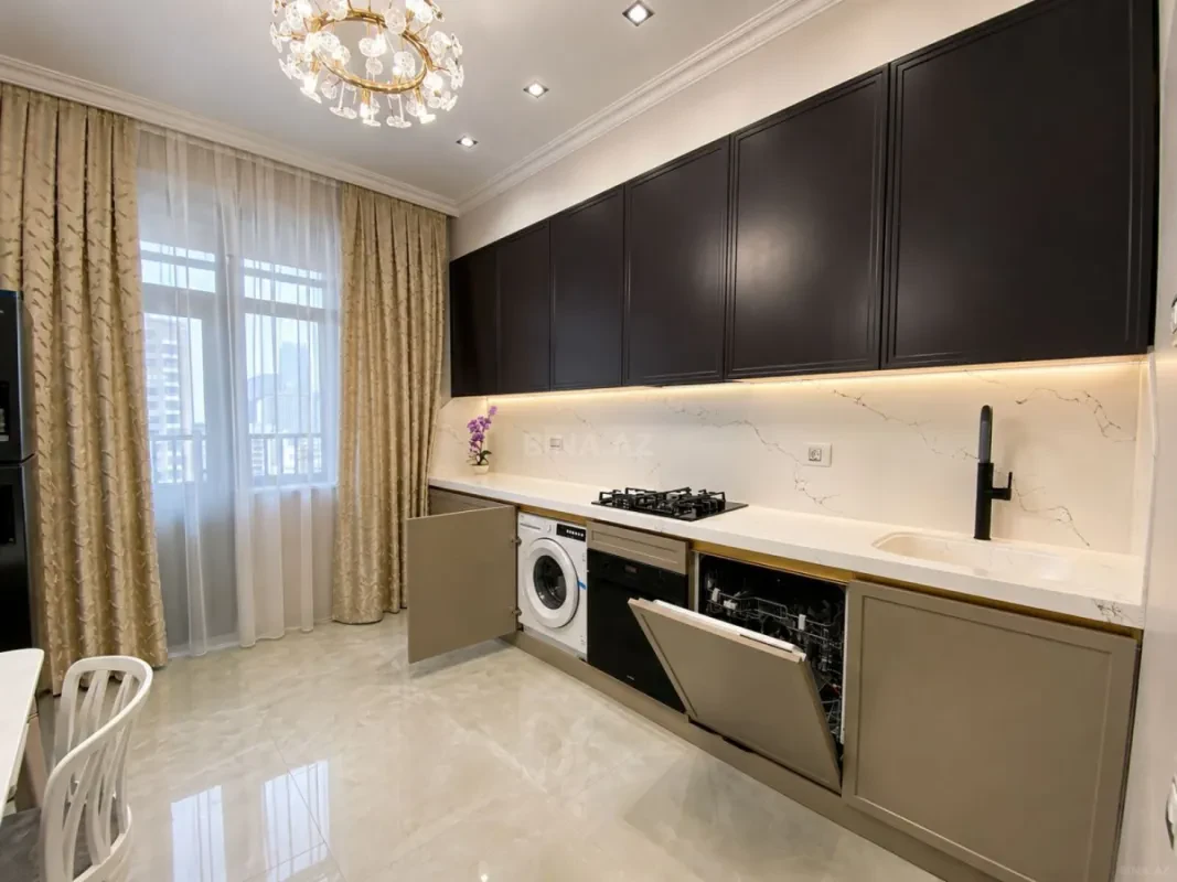 Satılır 3 otaqlı mənzil 120 m²