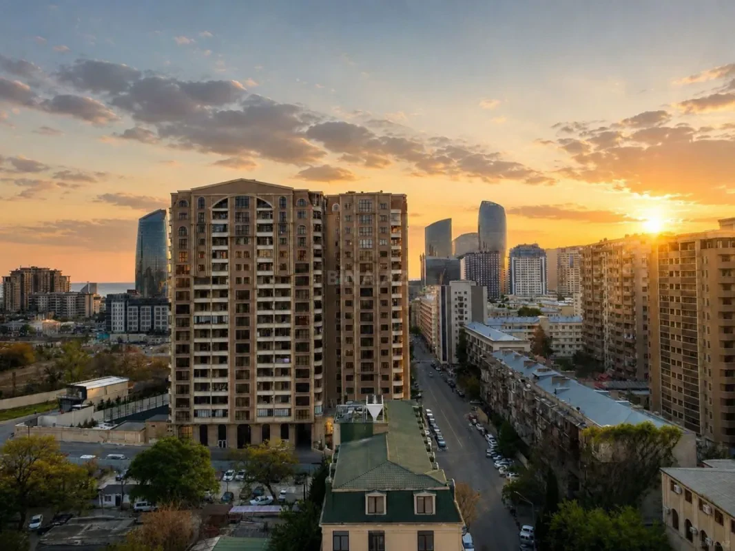 Satılır 3 otaqlı mənzil 120 m²