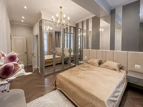 Satılır 3 otaqlı mənzil 120 m²